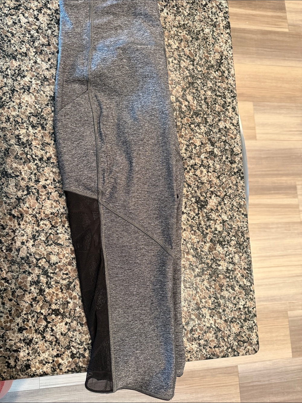 Lululemon Gray Cropped Leggings with Black Mesh Panel *EUC*